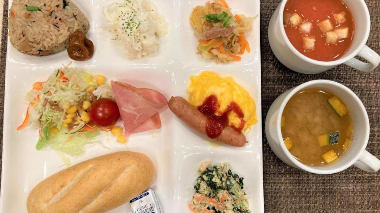 Toyoko Inn Okinawa Naha Kokusai-Dori Miebashi-Eki Exteriör bild