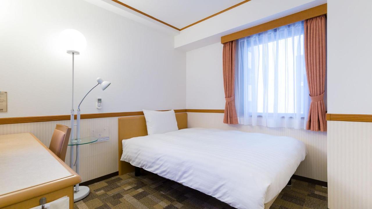 Toyoko Inn Okinawa Naha Kokusai-Dori Miebashi-Eki Exteriör bild