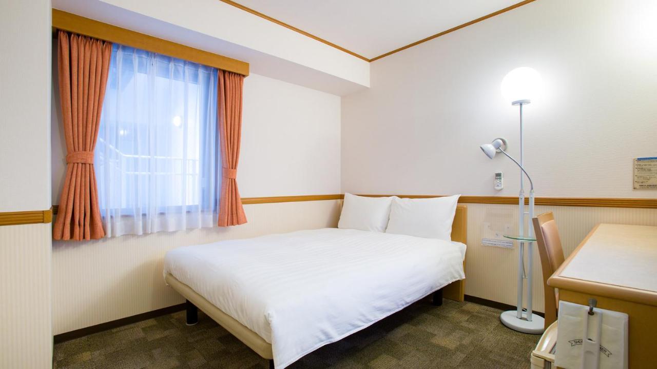 Toyoko Inn Okinawa Naha Kokusai-Dori Miebashi-Eki Exteriör bild