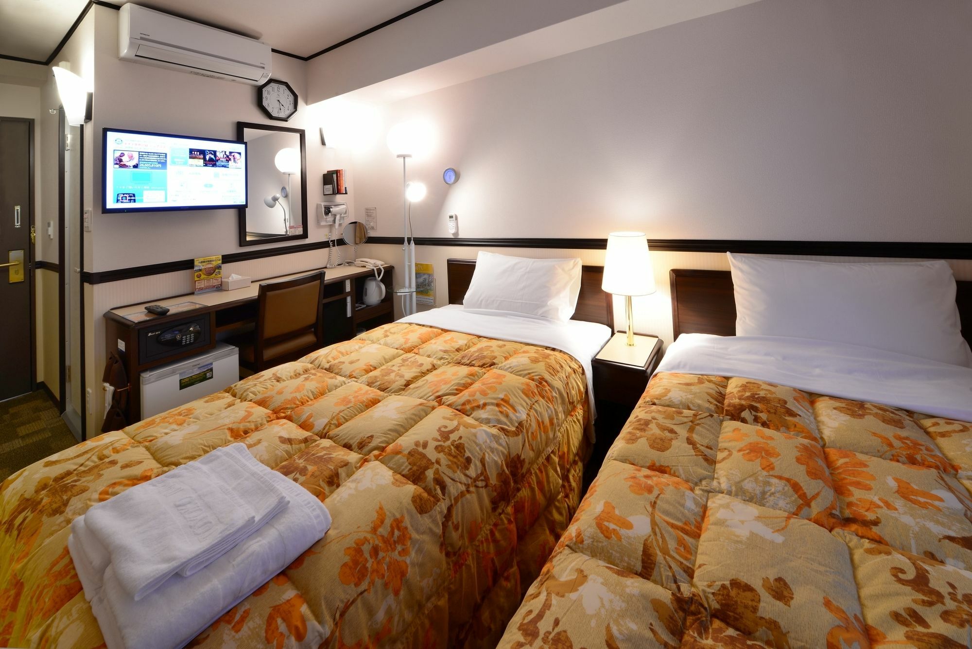 Toyoko Inn Okinawa Naha Kokusai-Dori Miebashi-Eki Exteriör bild