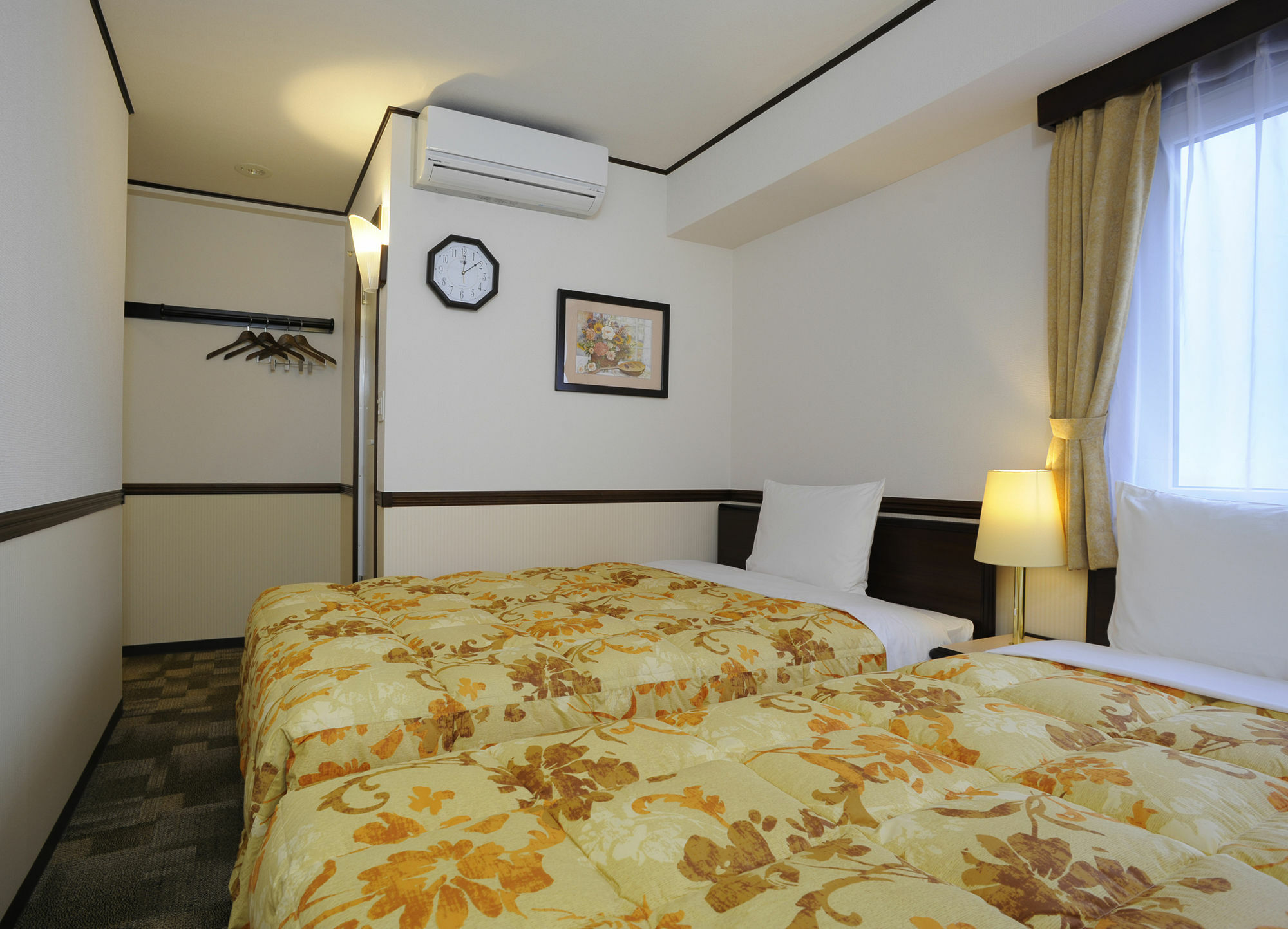 Toyoko Inn Okinawa Naha Kokusai-Dori Miebashi-Eki Exteriör bild